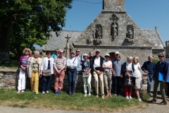 Le groupe devant La chapelle de Perros-Hamon
